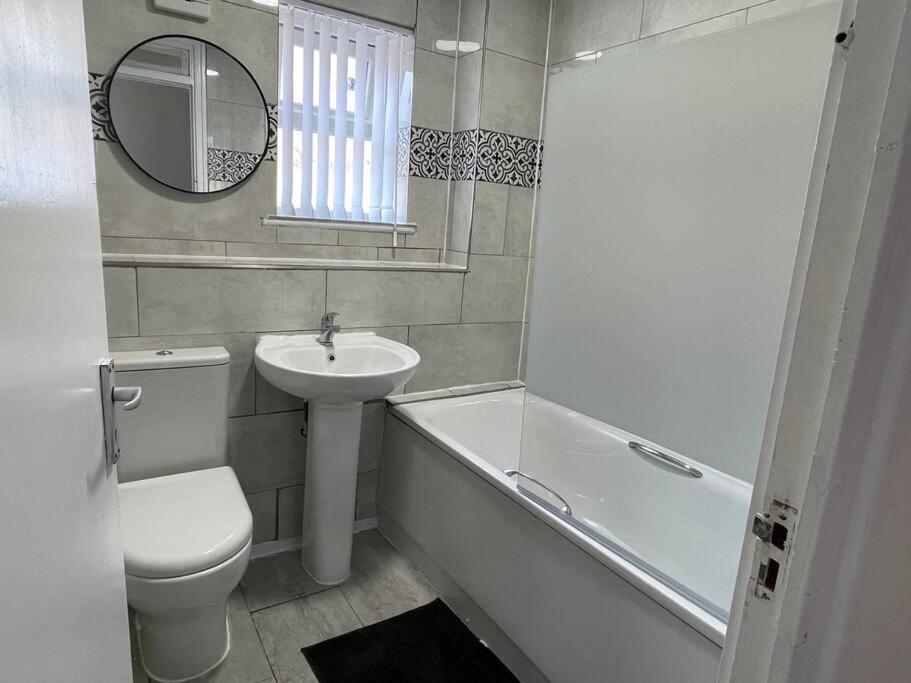 New! 4 Bedroom London House With Garden And Lawn Exterior foto