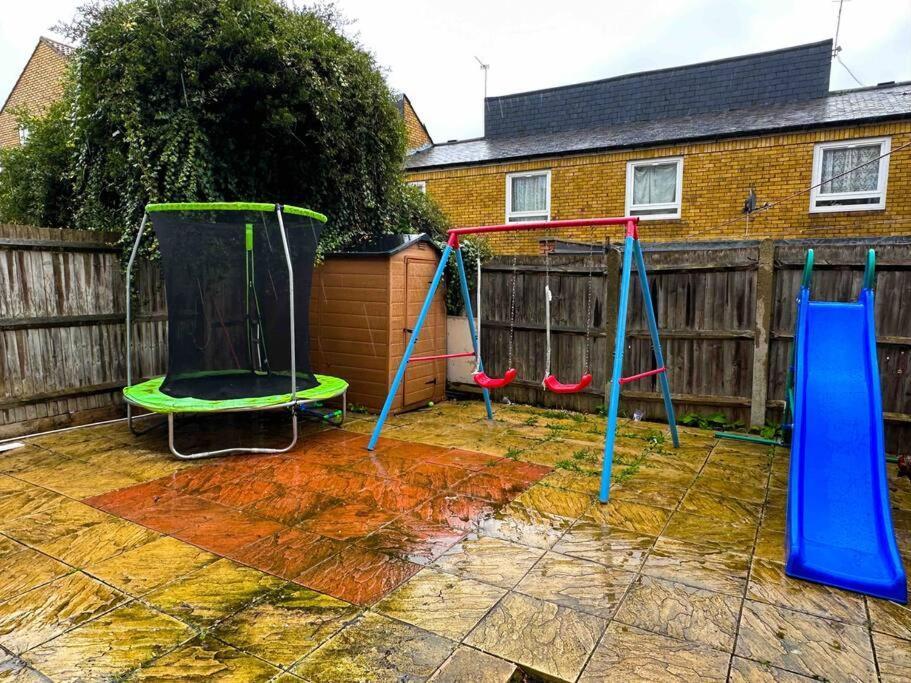 New! 4 Bedroom London House With Garden And Lawn Exterior foto